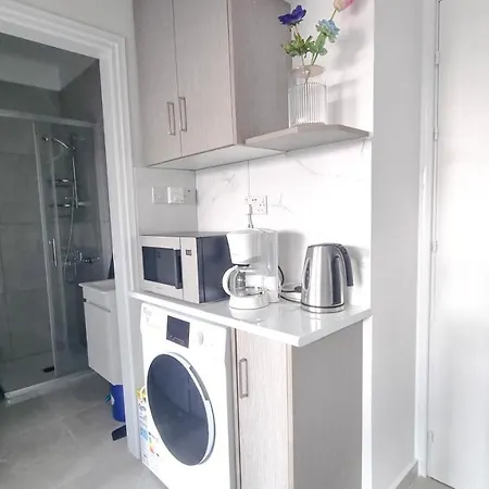 Coastal Chic: Luxury In The Heart Of The City! With Smart Tv! Apartment