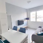 Apartment Coastal Chic: Luxury In The Heart Of The City! With Smart Tv! Larnaca