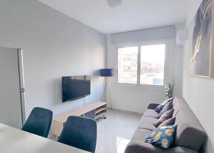 Coastal Chic: Luxury In The Heart Of The City! With Smart Tv! * Λάρνακα