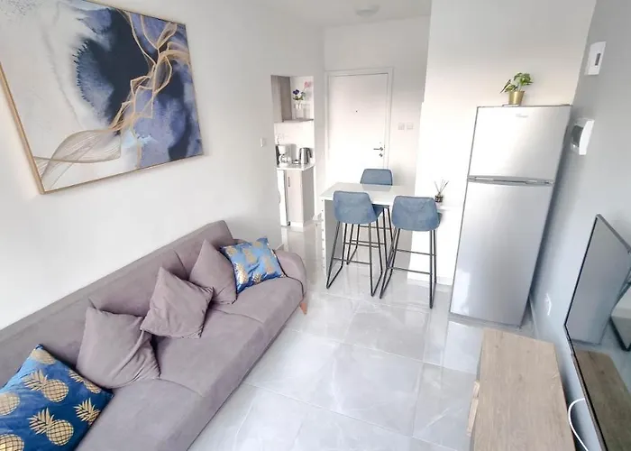 Διαμέρισμα Coastal Chic: Luxury In The Heart Of The City! With Smart Tv! *