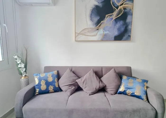 Coastal Chic: Luxury In The Heart Of The City! With Smart Tv! * Λάρνακα