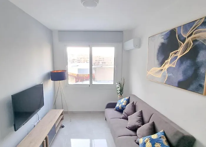 Coastal Chic: Luxury In The Heart Of The City! With Smart Tv! Lägenhet